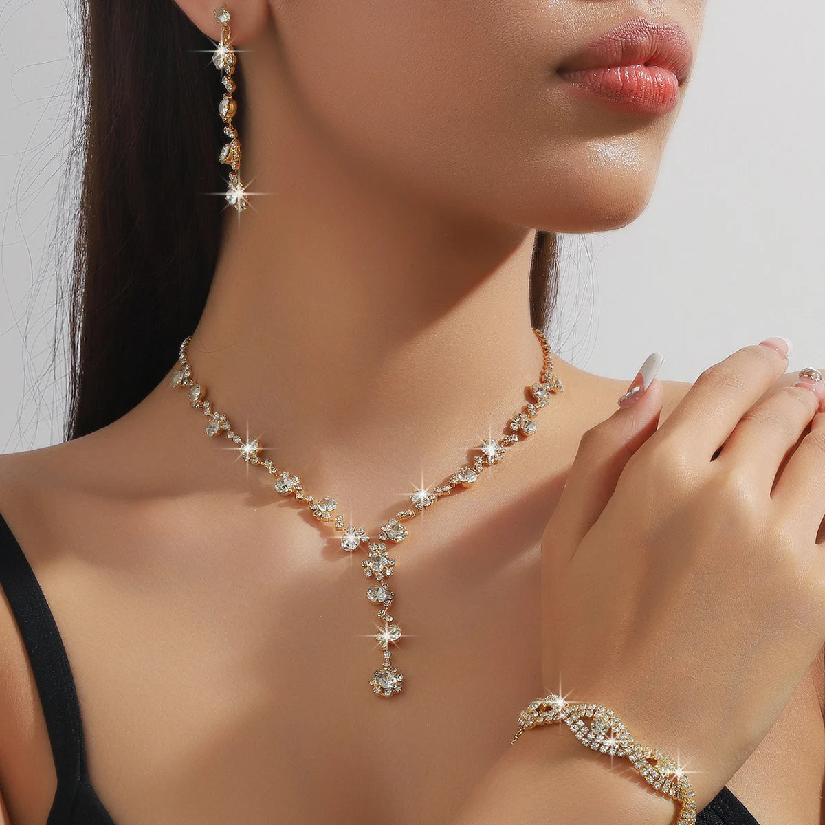 Dahlia Grace™ 4-Piece Crystal Jewelry Ensemble / The Essence of Modern Femininity