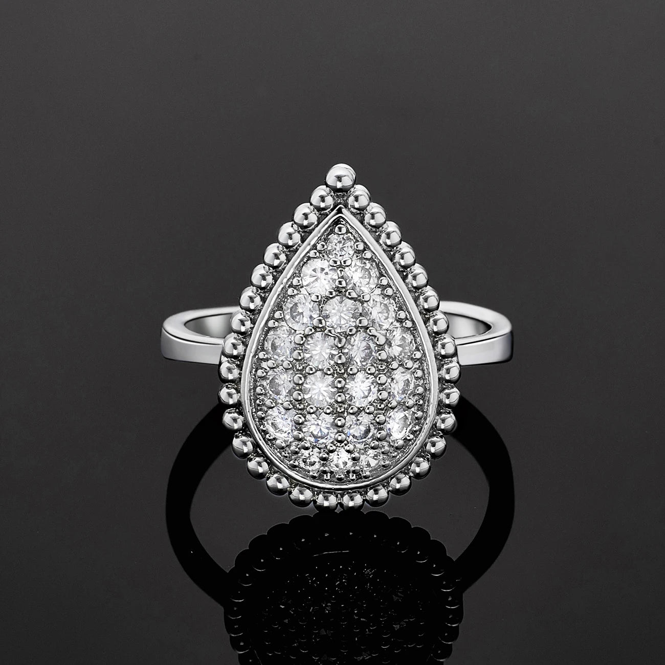 Majestia™ 4-Piece Set / Royal Brilliance for Every Celebration