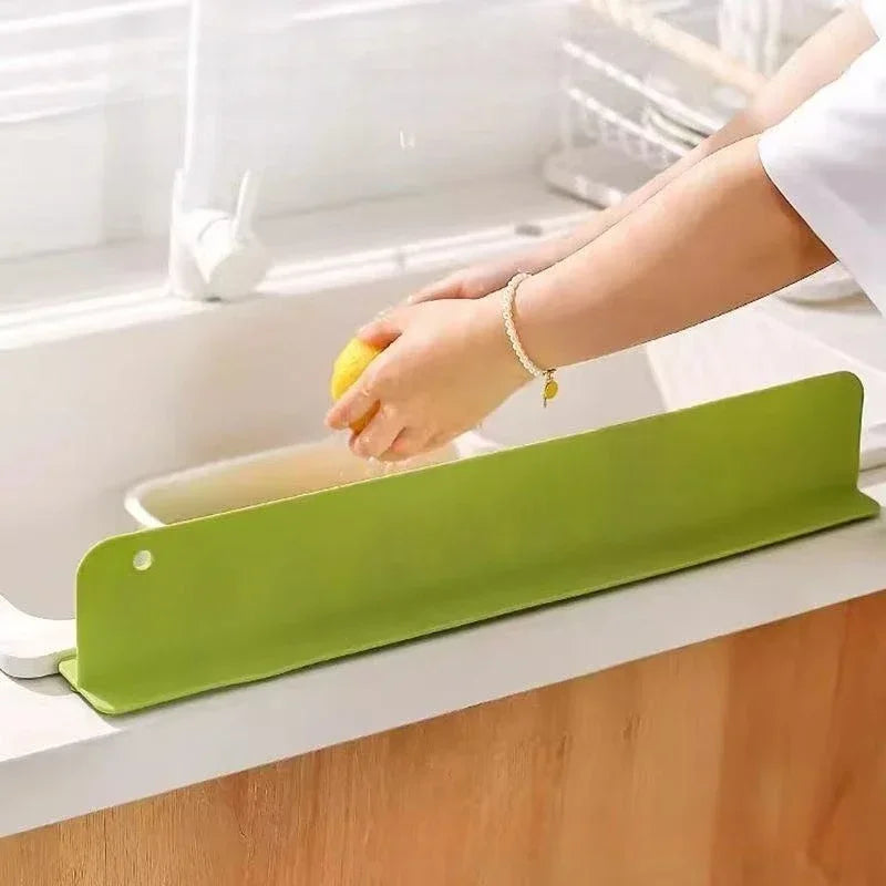 ModernFoyer™ Anti-splash Sink Protector / Simplicity and Efficiency for an Always Dry and Organized Countertop!