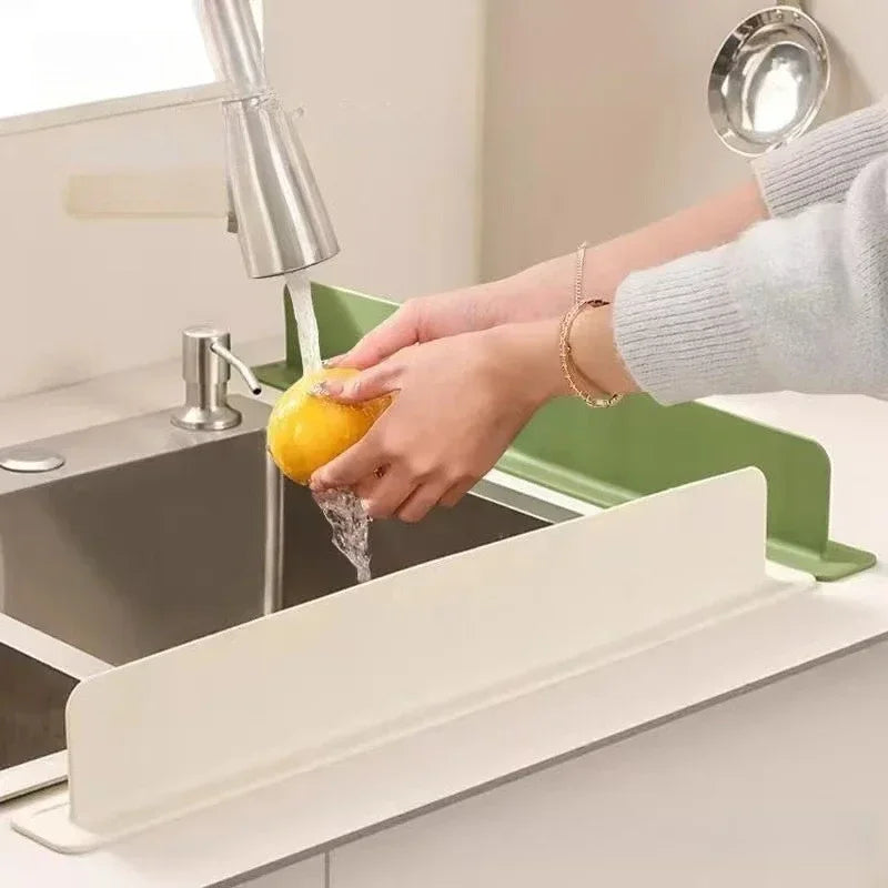 ModernFoyer™ Anti-splash Sink Protector / Simplicity and Efficiency for an Always Dry and Organized Countertop!