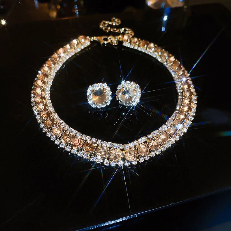 Emerald Grace™ 2-Piece Crystal Necklace & Earrings Set / Timeless Radiance for Elegant Evenings