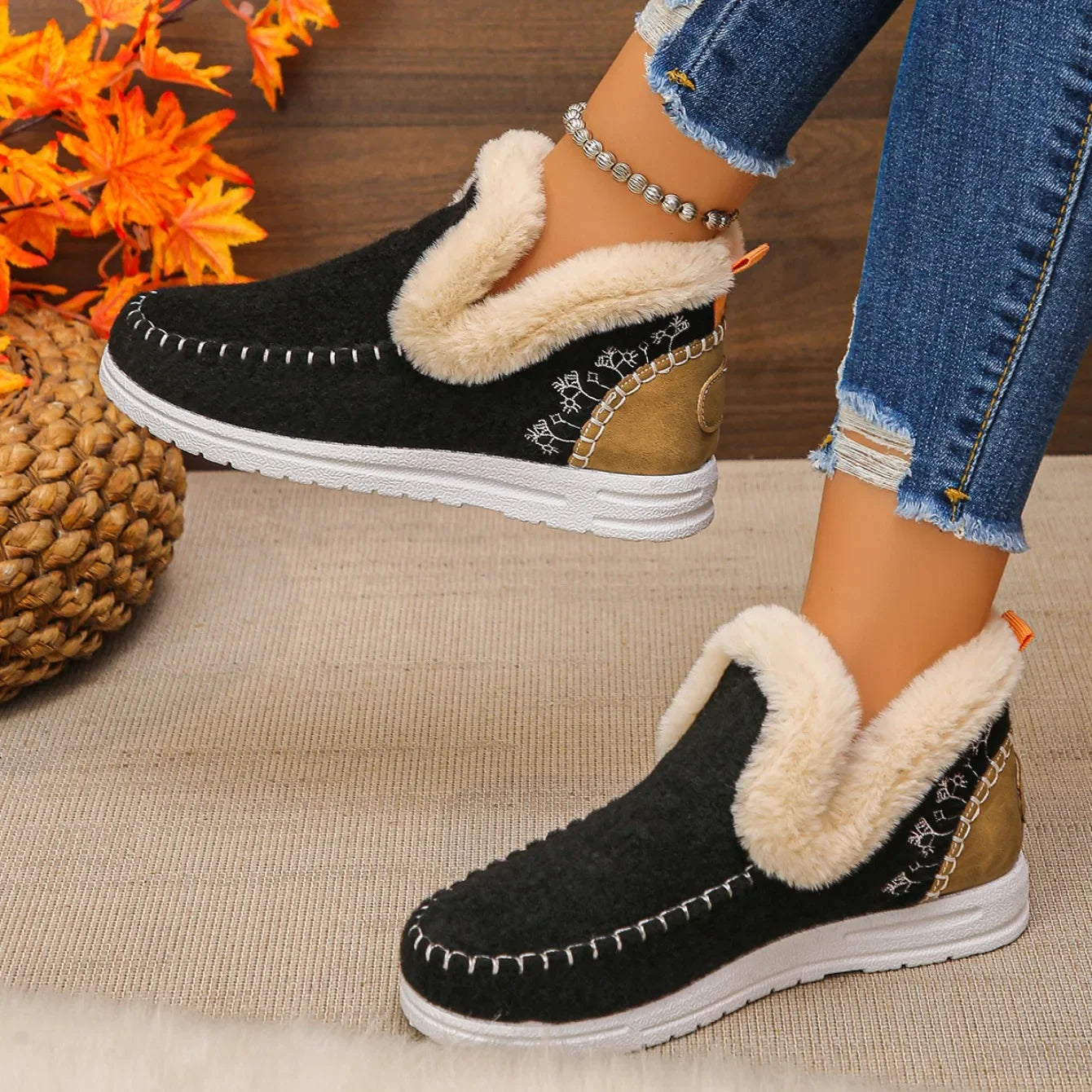 WinterEase™ Sneakers with Handcrafted Finish and Soft Plush Interior / Premium Comfort with Modern Design!