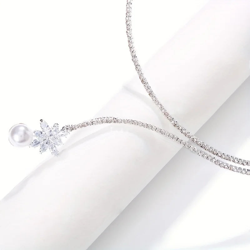 Elegant Necklace with Pearl Blossom Pendant / Vintage Radiance for Timeless Moments