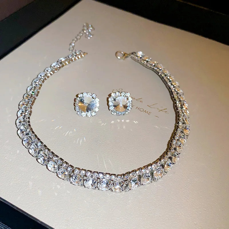 Emerald Grace™ 2-Piece Crystal Necklace & Earrings Set / Timeless Radiance for Elegant Evenings