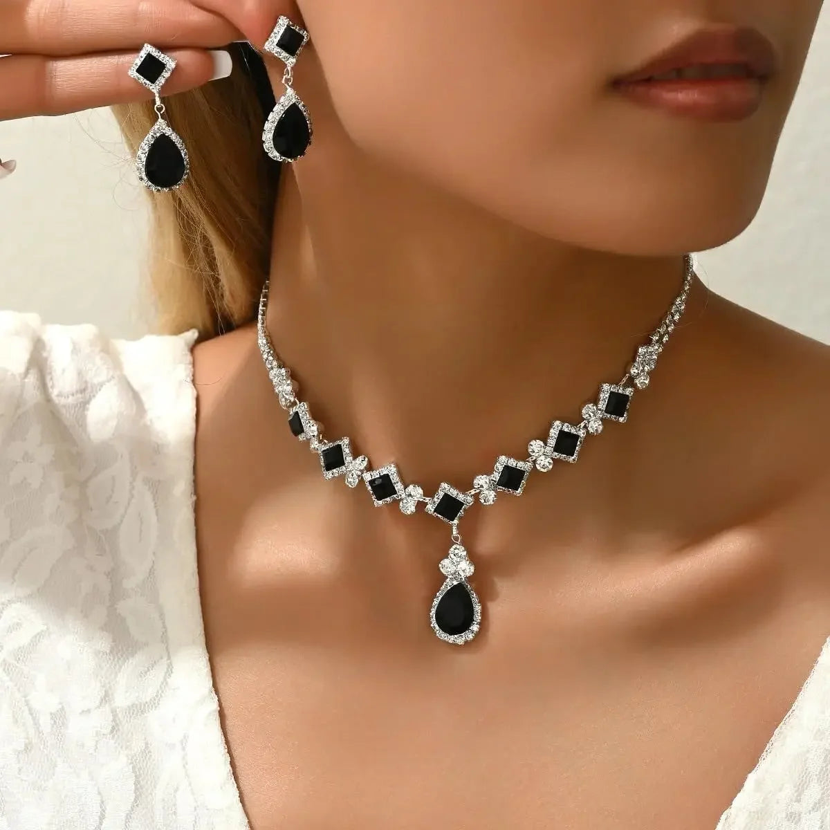 Natural Stone Gala Jewelry Set - Zirconia Necklace and Earring for Special Occasions!