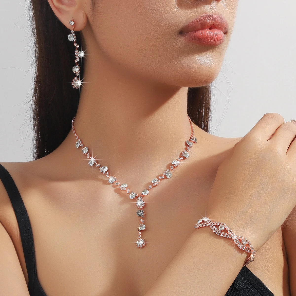 Dahlia Grace™ 4-Piece Crystal Jewelry Ensemble / The Essence of Modern Femininity