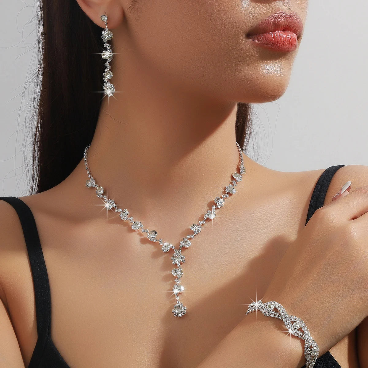 Dahlia Grace™ 4-Piece Crystal Jewelry Ensemble / The Essence of Modern Femininity