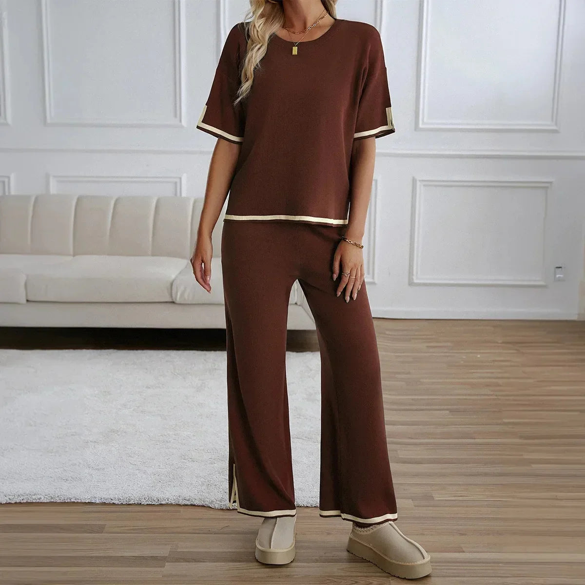 Classy™ Set in Premium Knit with Contrasting Details / For Those Who Value Comfort with a Refined Touch!