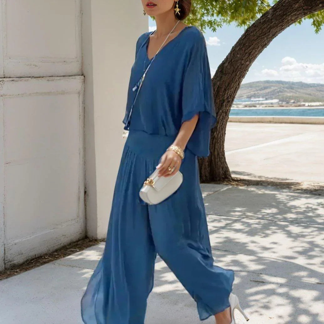 Vivace™ Set in Extra Light Poplin with Fitted Waist and V-Neck / Fluid Elegance, Absolute Comfort and Sophisticated Design in Every Detail!