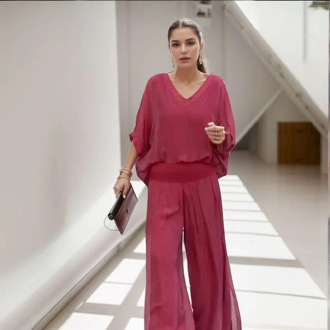 Vivace™ Set in Extra Light Poplin with Fitted Waist and V-Neck / Fluid Elegance, Absolute Comfort and Sophisticated Design in Every Detail!