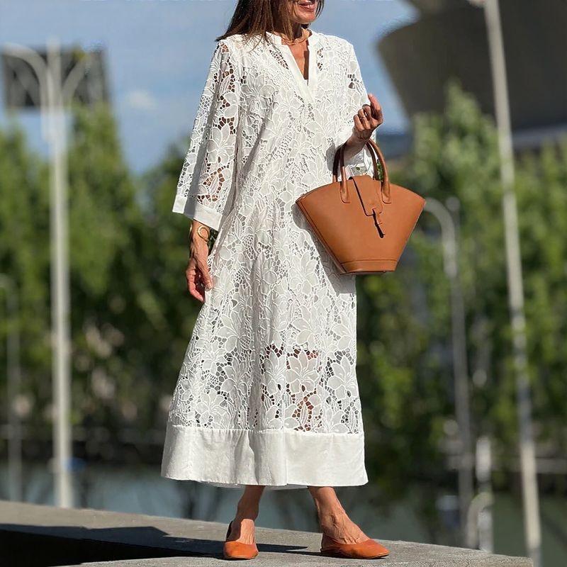 Ariana™ Dress in Floral Lace with Minimalist Style / Timeless Elegance for Sophisticated Moments!