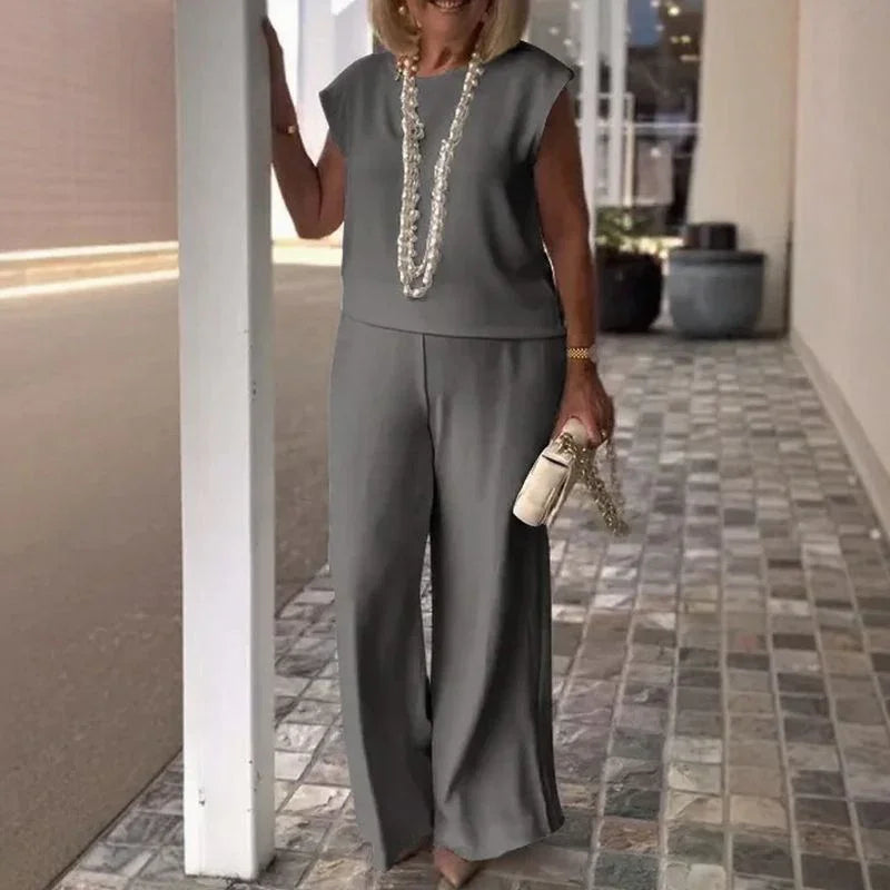 Eleganza™ Set with Minimalist Blouse and Pantaloons / Refinement and Comfort for the Woman Who Inspires Respect and Style