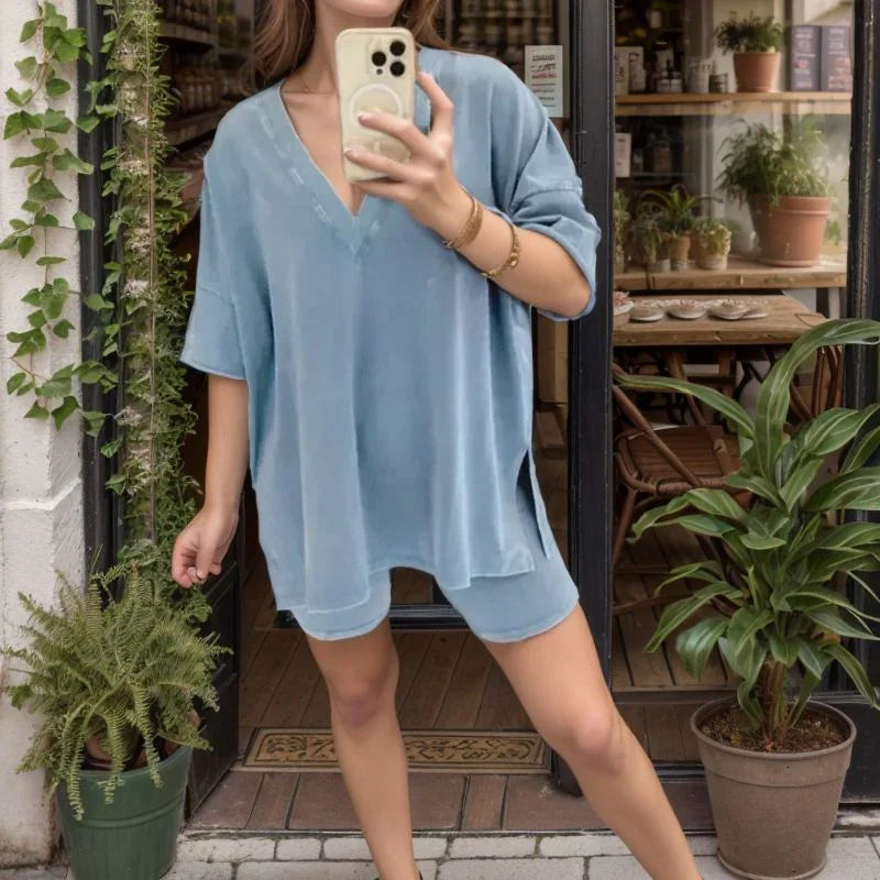 BellaStreet™ Set with a Clean Look and Urban Silhouette / The Look that Goes from the Gym to Coffee with Friends!