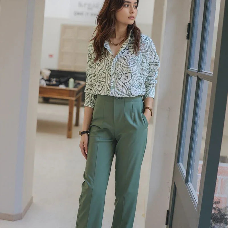 Sálvia Élégance™ Set with Satin Shirt and Tailored Pants / Sophistication that Goes From the Office to After Hours!
