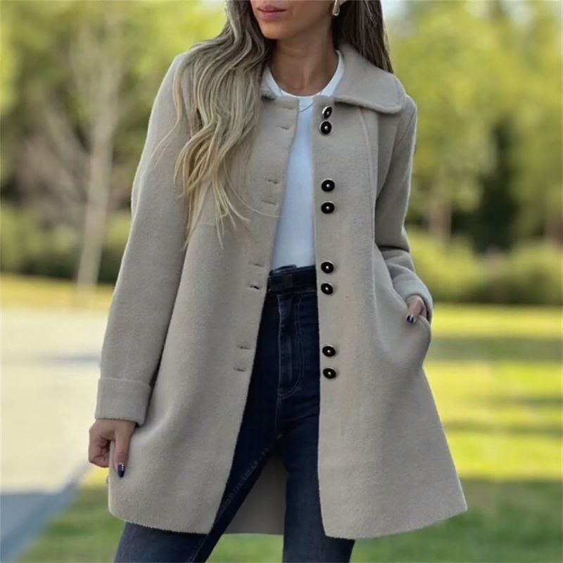 Roma™ Coat in high-quality worsted wool with elegant buttons / Italian sophistication with an impeccable cut!