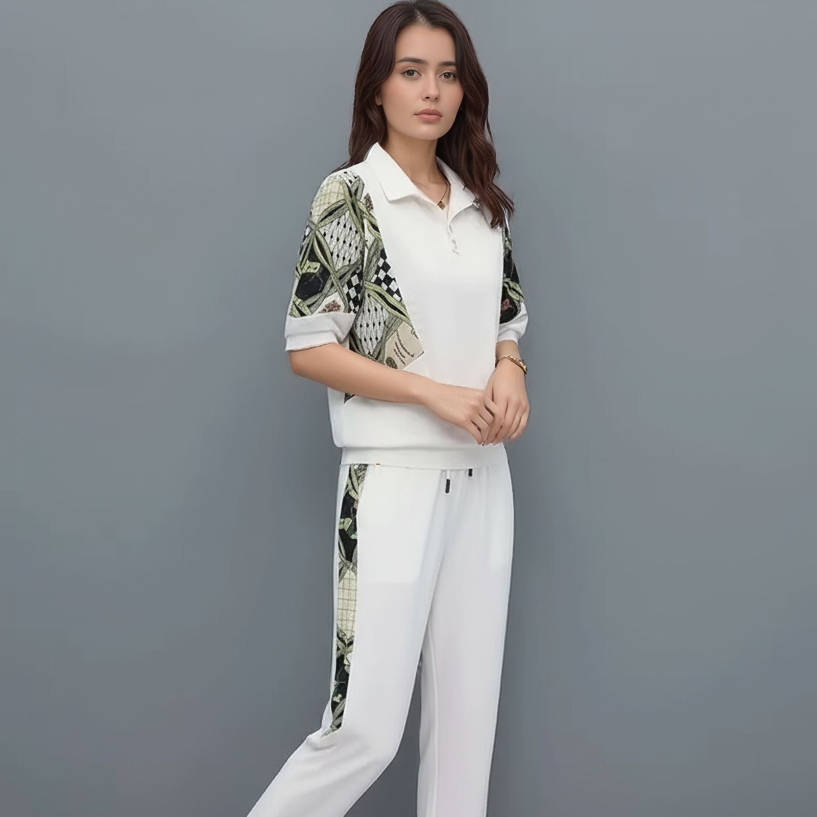 Mosaic™ Set with Zipper Collar and Contrasting Print / Art, Movement, and Comfort in Every Stroke