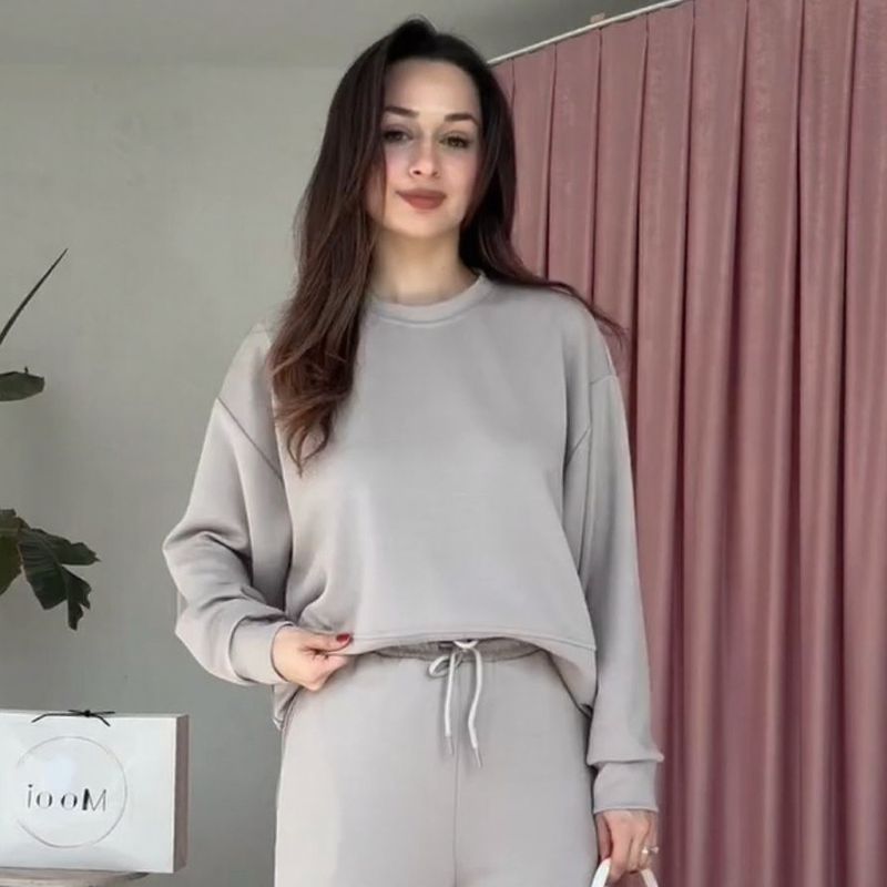 Beauty™ Soft Fabric Sweatshirt Set with Velvety Finish / Sophisticated Minimalism for Every Day!