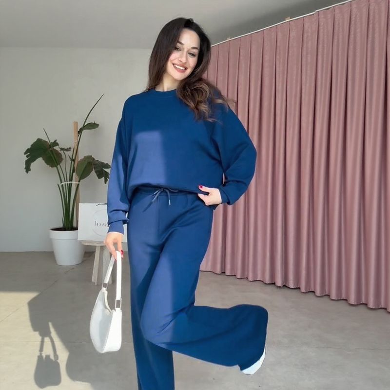 Beauty™ Soft Fabric Sweatshirt Set with Velvety Finish / Sophisticated Minimalism for Every Day!