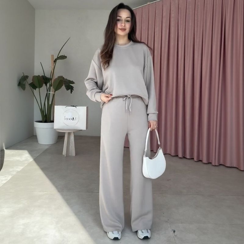 Beauty™ Soft Fabric Sweatshirt Set with Velvety Finish / Sophisticated Minimalism for Every Day!