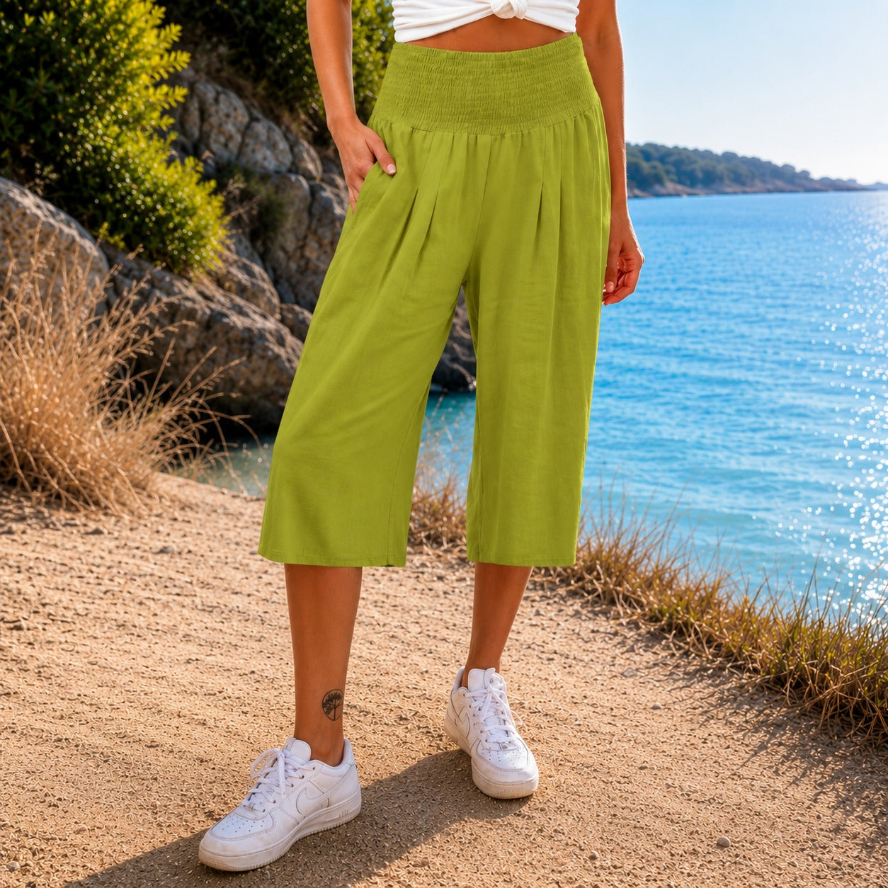 Rosetta™ Capri Pants in Cotton Linen with an Elegant Smocked Waist