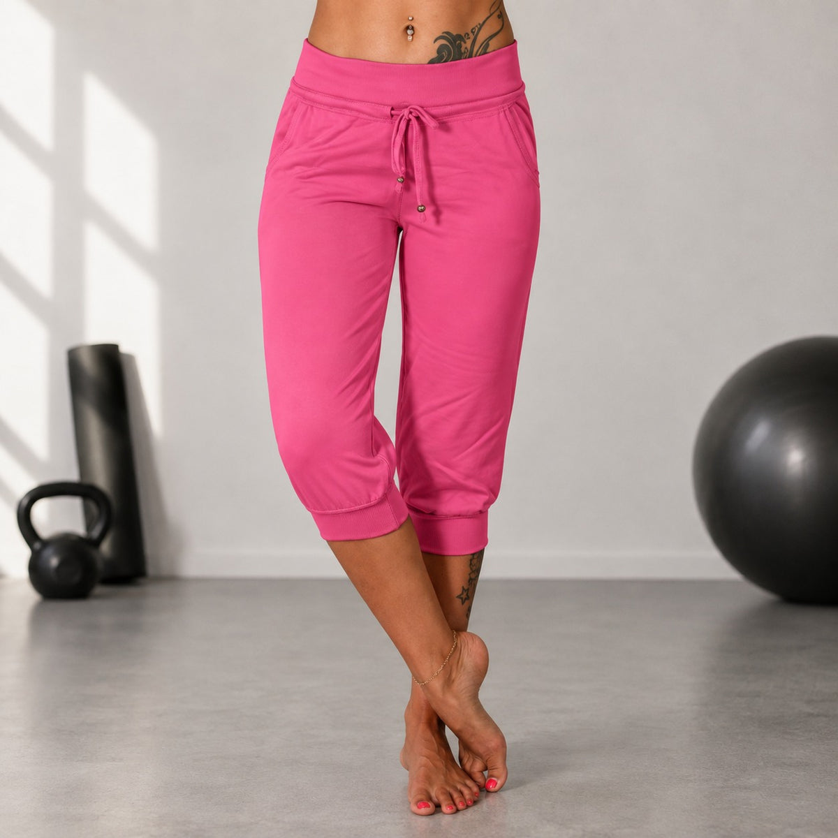 Neraya™ Casual Sport Capri Pants with a Structured Hem and Adjustable Waist