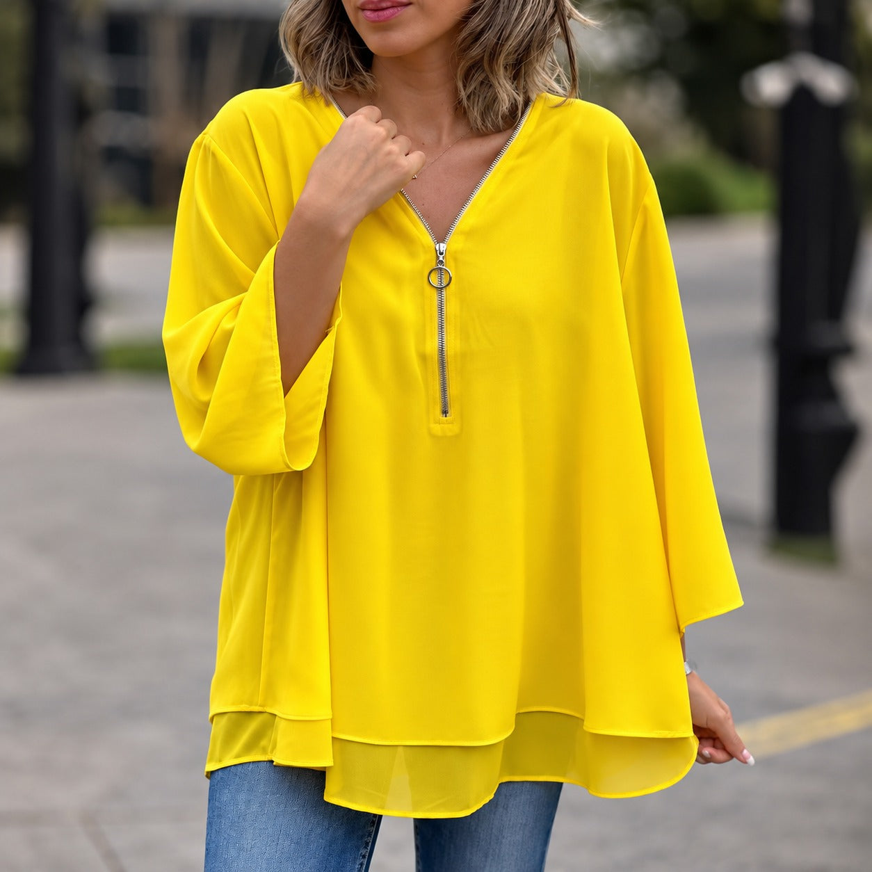 Blouse Ainsley™ with Front Zipper, Relaxed Fit and Layered Hem