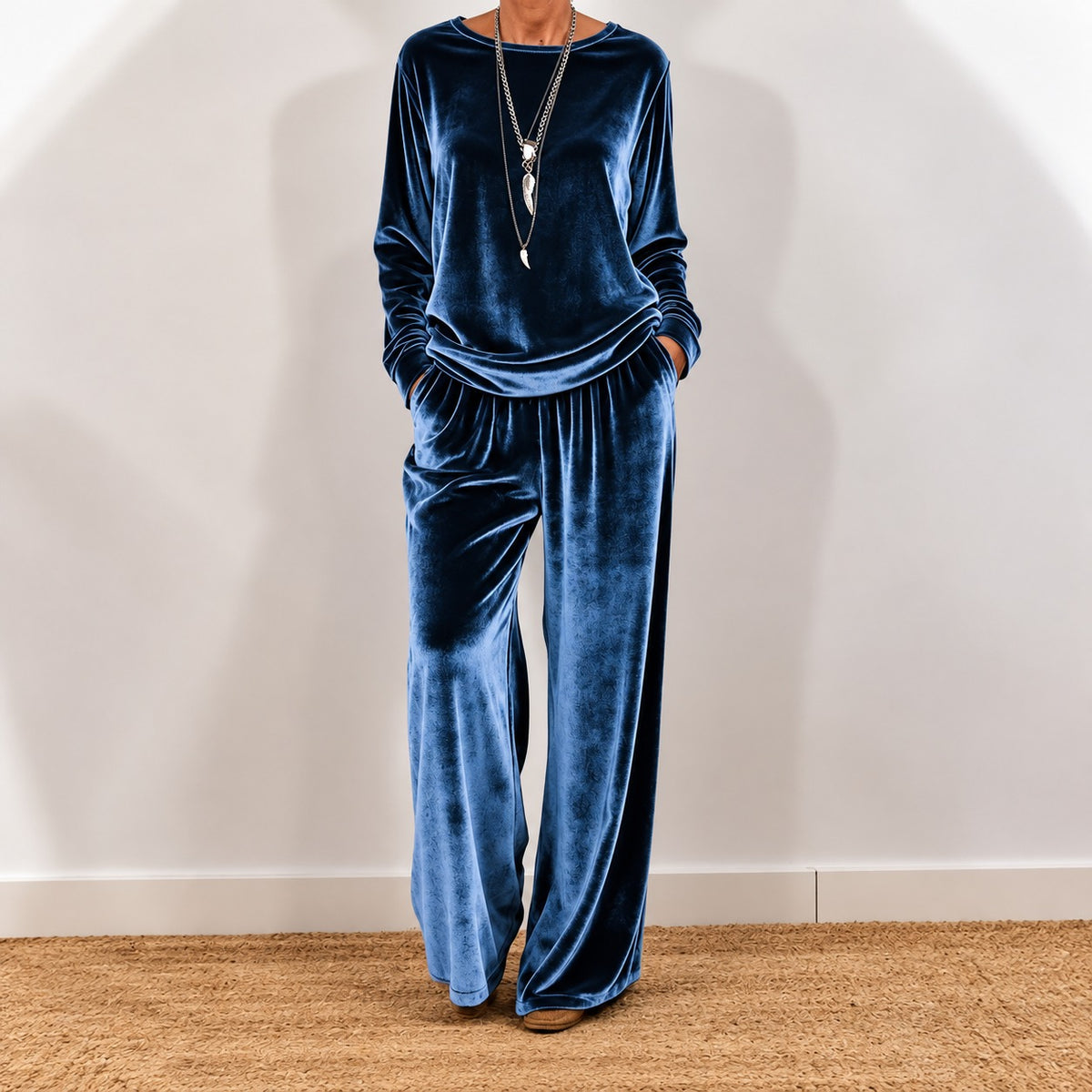 Set Marilyn™ with Velvet Long-Sleeve Top and Wide-Leg Pants