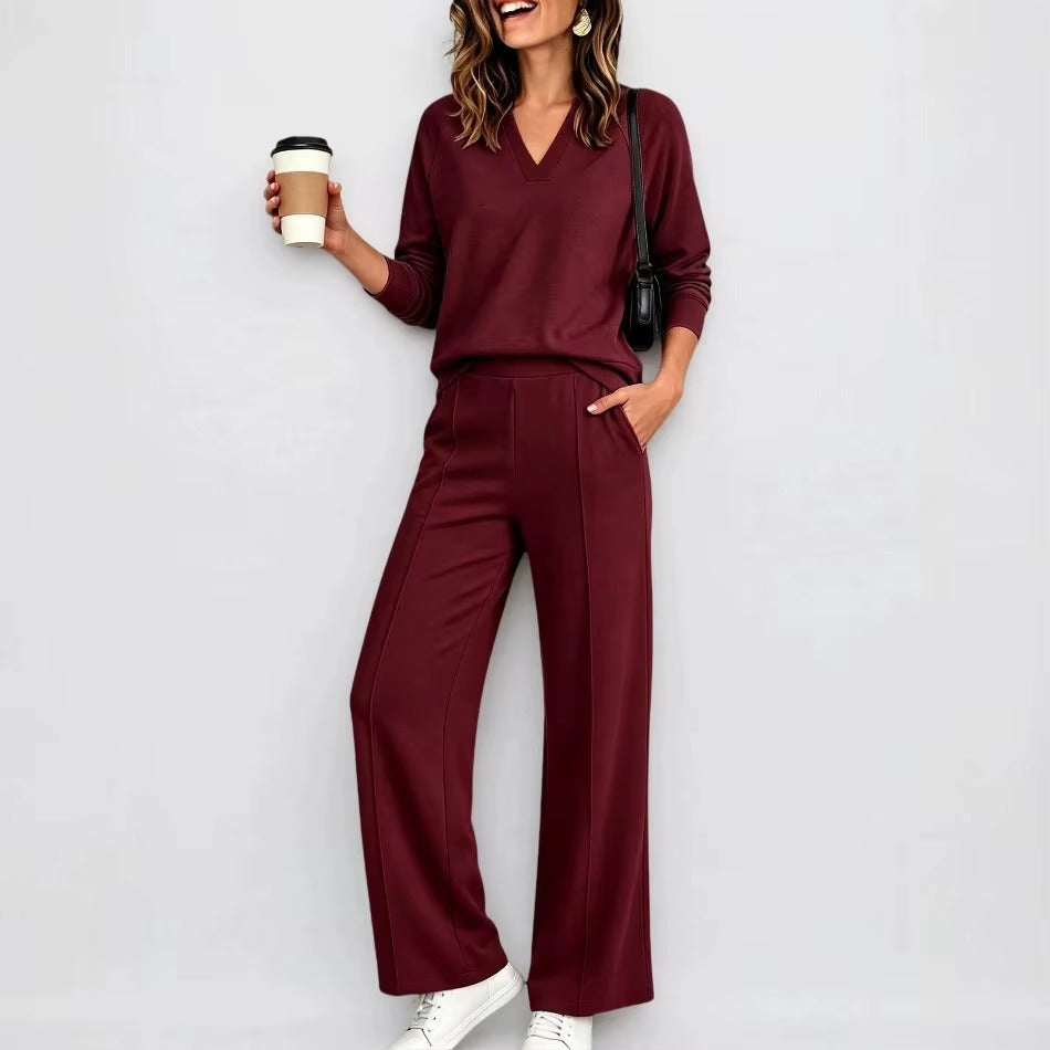 Two-Piece Set Daisy™ with a V-Neck Long-Sleeve Top and Wide-Leg Pants