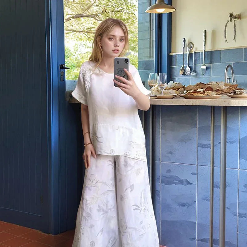 Florence™ Set in Noble Cotton with Loose Fit and Flowered Detail / The Elegance that Blooms with You!