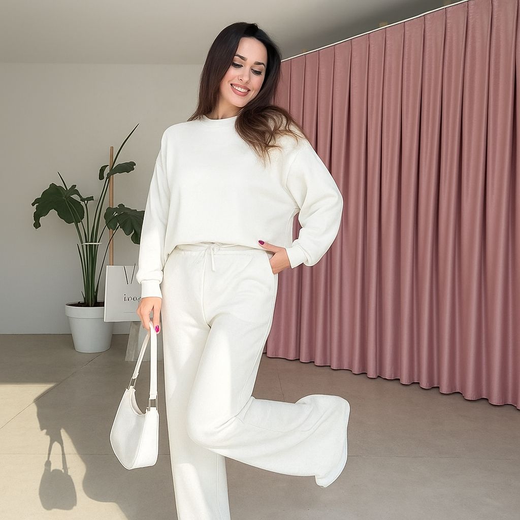 Beauty™ Soft Fabric Sweatshirt Set with Velvety Finish / Sophisticated Minimalism for Every Day!