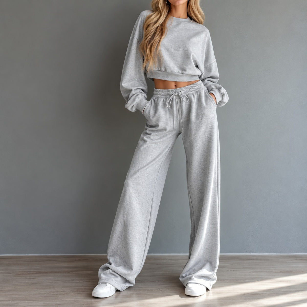 Two-Piece Set Eliana™ with Long-Sleeve Cropped Top and Drawstring Pants