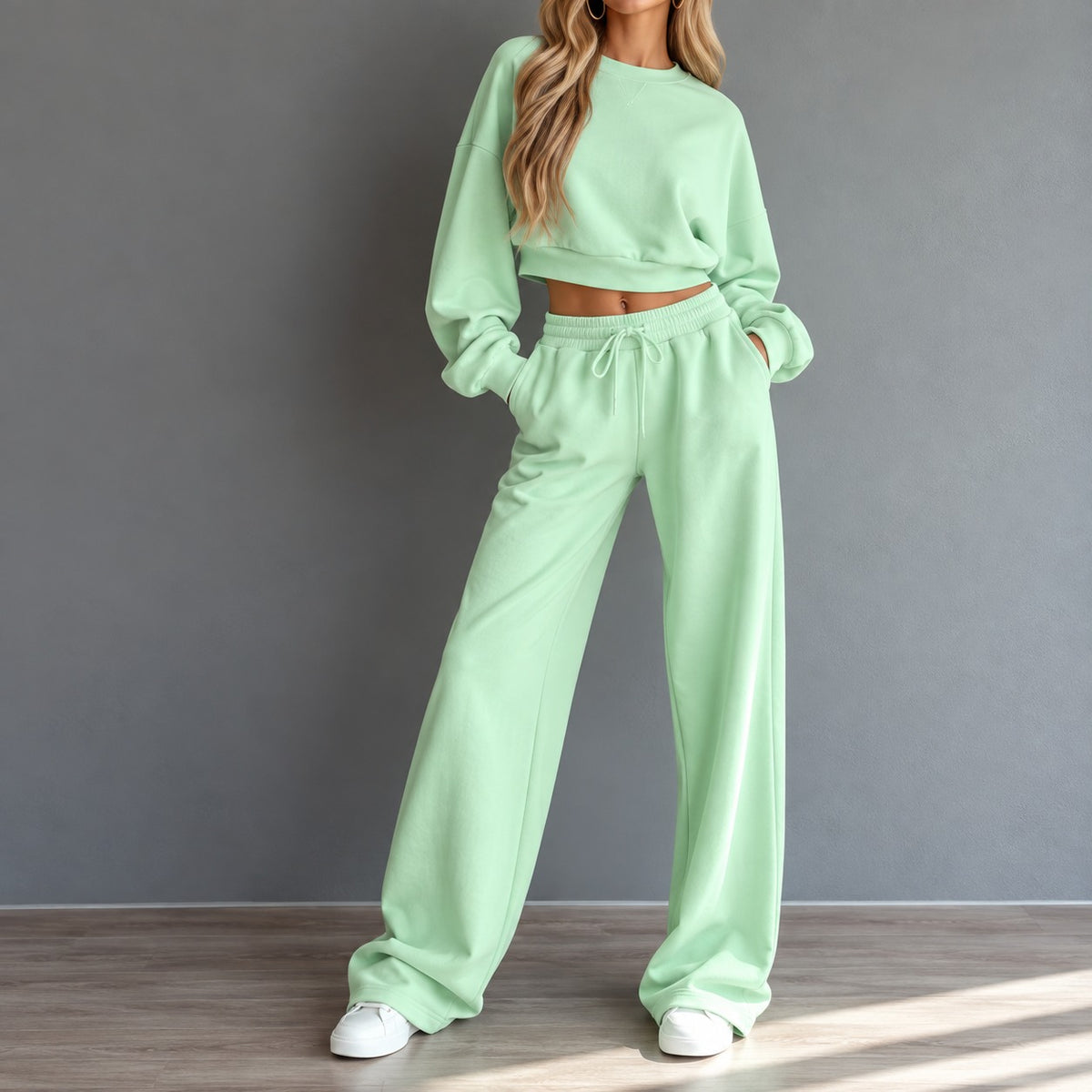 Two-Piece Set Eliana™ with Long-Sleeve Cropped Top and Drawstring Pants
