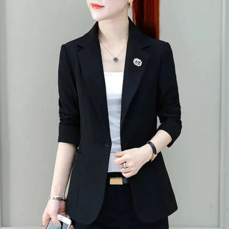 Women’s Lightweight Casual Blazer with Brooch – Elegant Style and Everyday Comfort