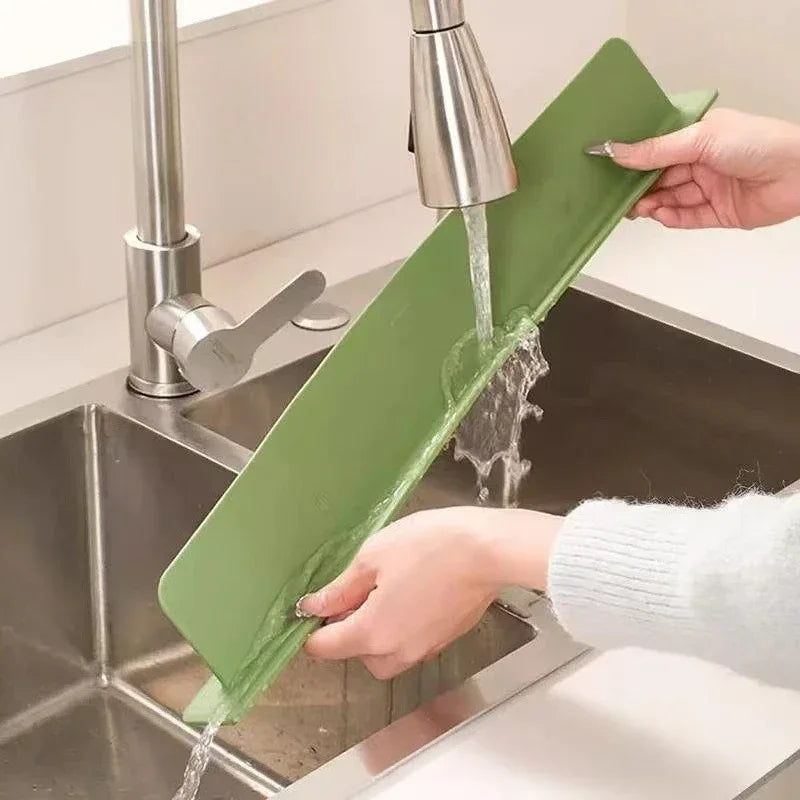 ModernFoyer™ Anti-splash Sink Protector / Simplicity and Efficiency for an Always Dry and Organized Countertop!