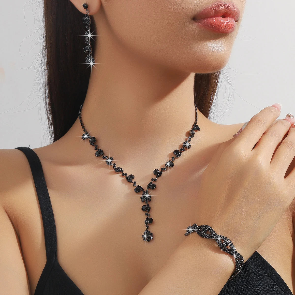 Dahlia Grace™ 4-Piece Crystal Jewelry Ensemble / The Essence of Modern Femininity