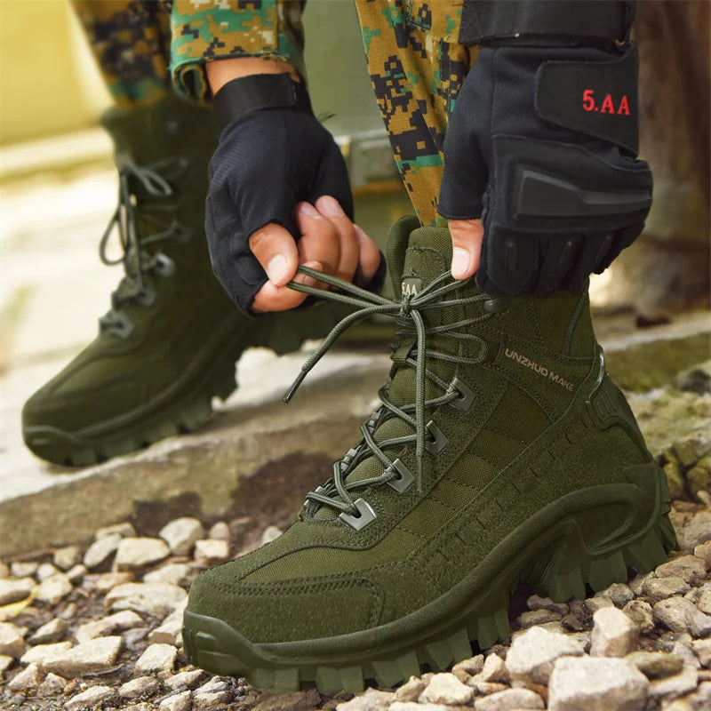 Spartacus™ Tactical Boots with Suede Details and a Non-Slip Lug Sole