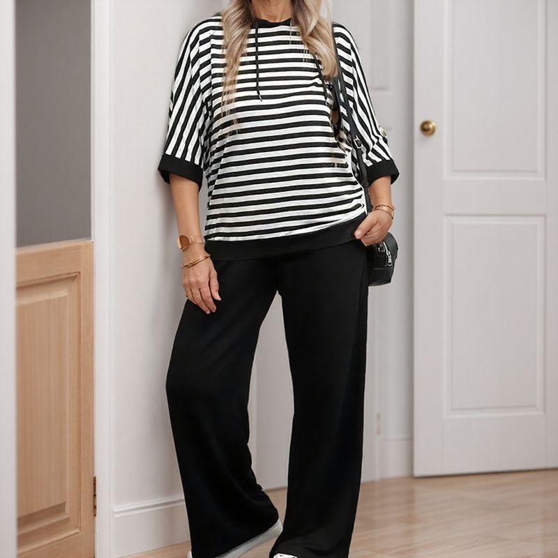 Marine™ Set with Striped Sweatshirt and Loose Sweatpants with a Silky Feel / The Look that Combines Elegance, Comfort, and Urban Style!