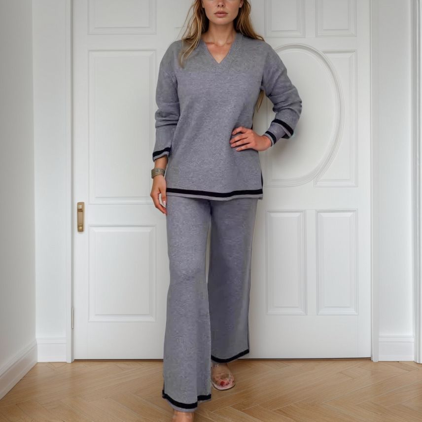 Boston™ Set in Soft Jersey Knit with Contrasting Details / Comfort and Style Meet in the Perfect Look!