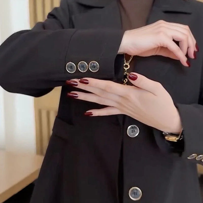 [🔥Last Day of the Promotion – Buy 1, Get 1 FREE!] Lady Luxe™ Coat with Velvet Lining / A Refined Classic that Warms with Charm! (Cópia)