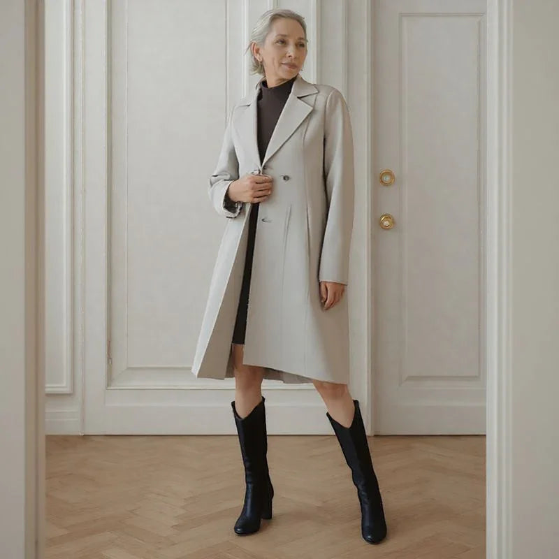 [🔥Last Day of the Promotion – Buy 1, Get 1 FREE!] Lady Luxe™ Coat with Velvet Lining / A Refined Classic that Warms with Charm! (Cópia)