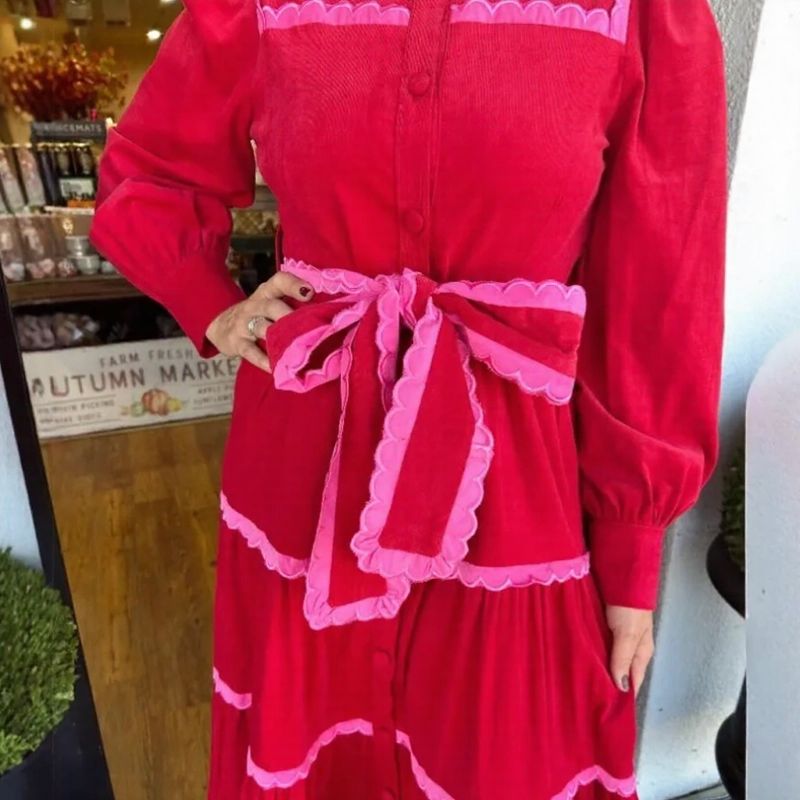 Walga™ European Retro Style Dress in Cotelê Velvet/ The Timeless Charm of German Fashion for Unique Women!