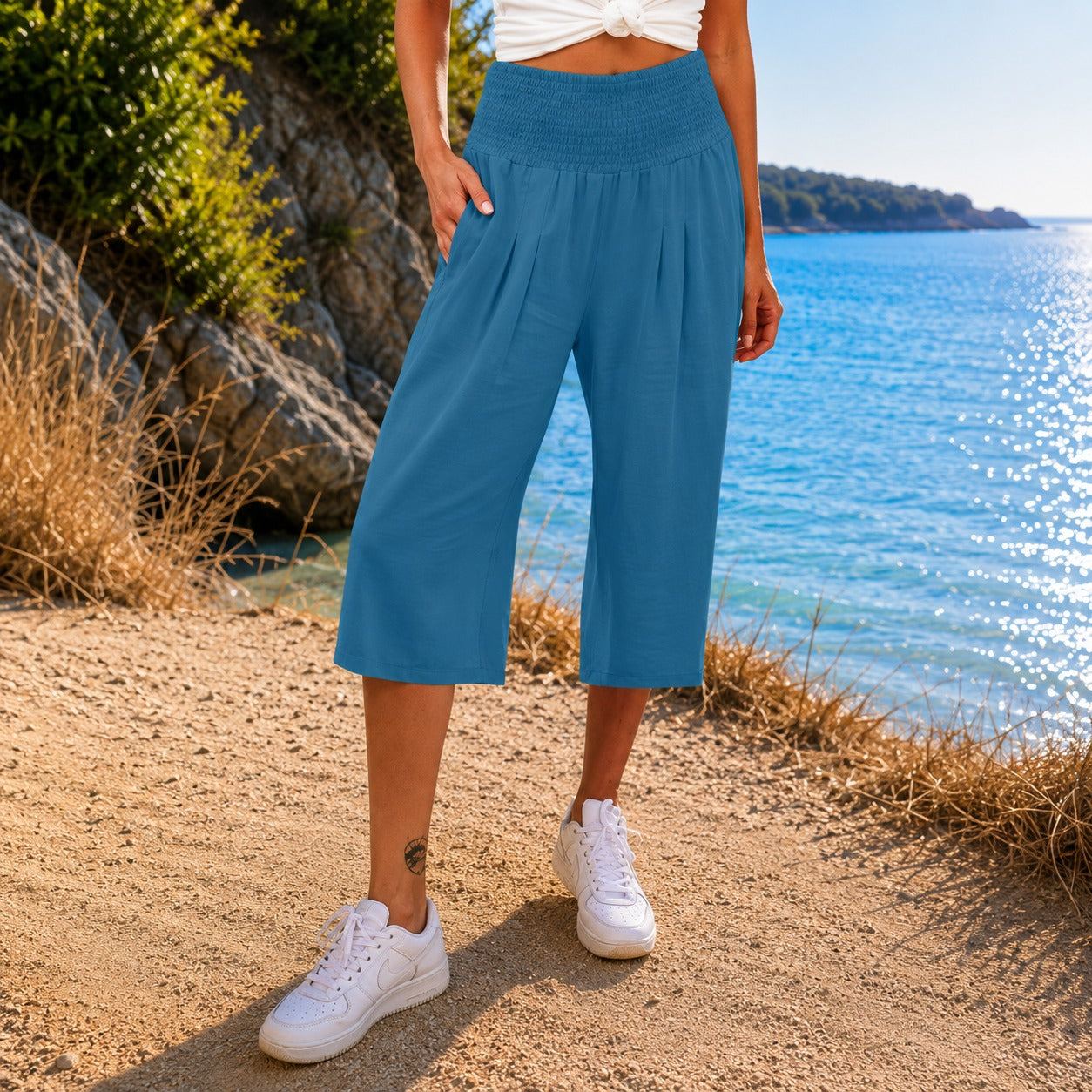 Rosetta™ Capri Pants in Cotton Linen with an Elegant Smocked Waist