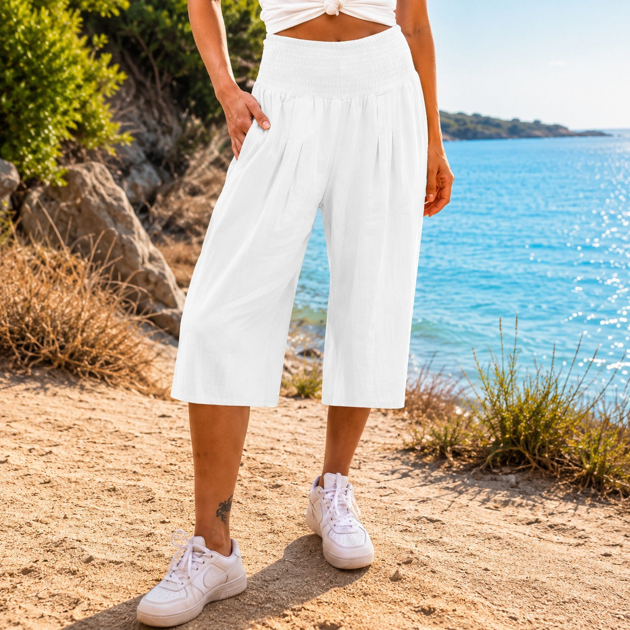 Rosetta™ Capri Pants in Cotton Linen with an Elegant Smocked Waist