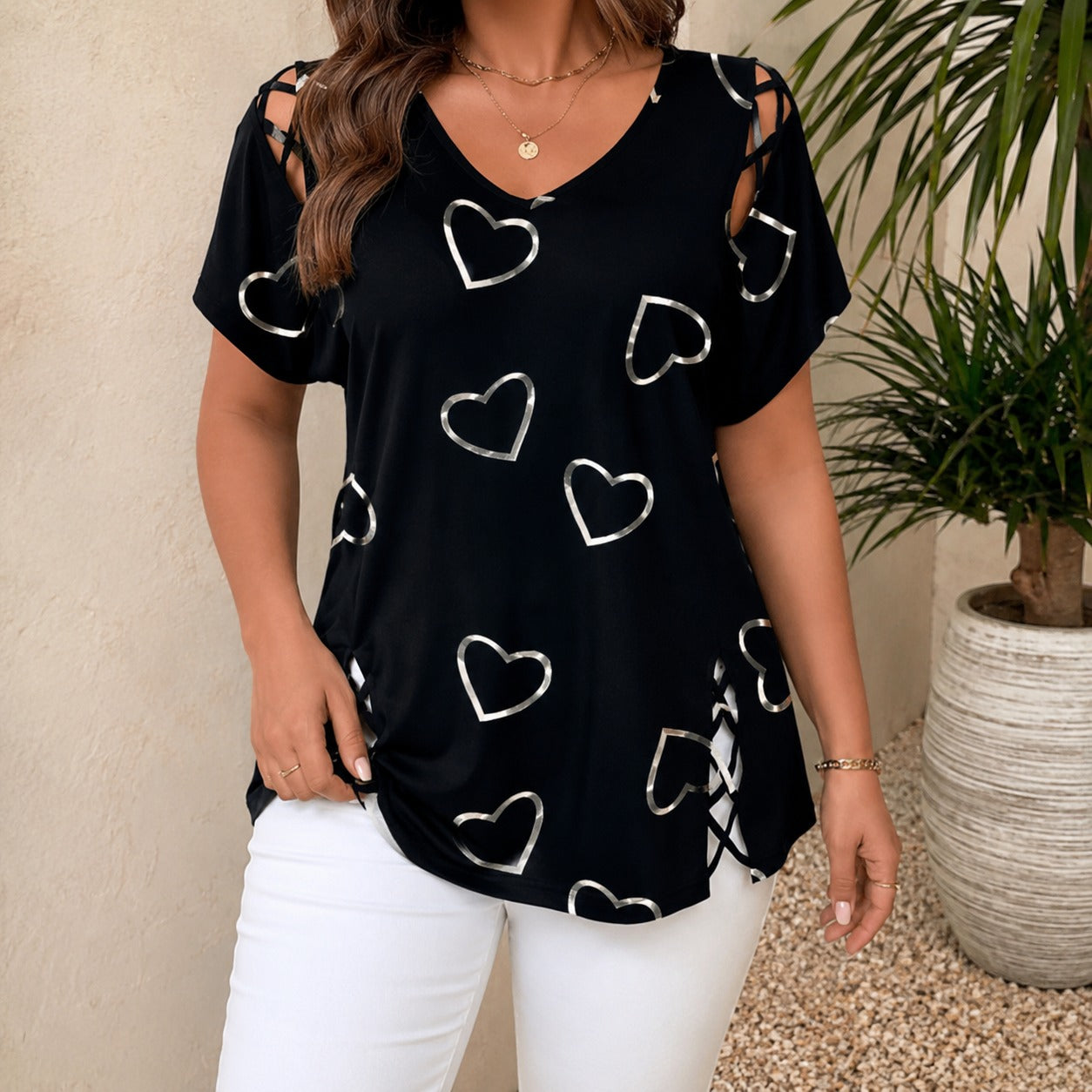 Blouse Hailey™ with Heart Print and Cutout Shoulders