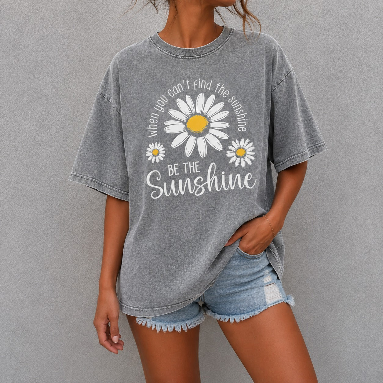 T-Shirt Katherine™ in Cotton with Daisy Graphic, Vintage Wash and Crew Neck