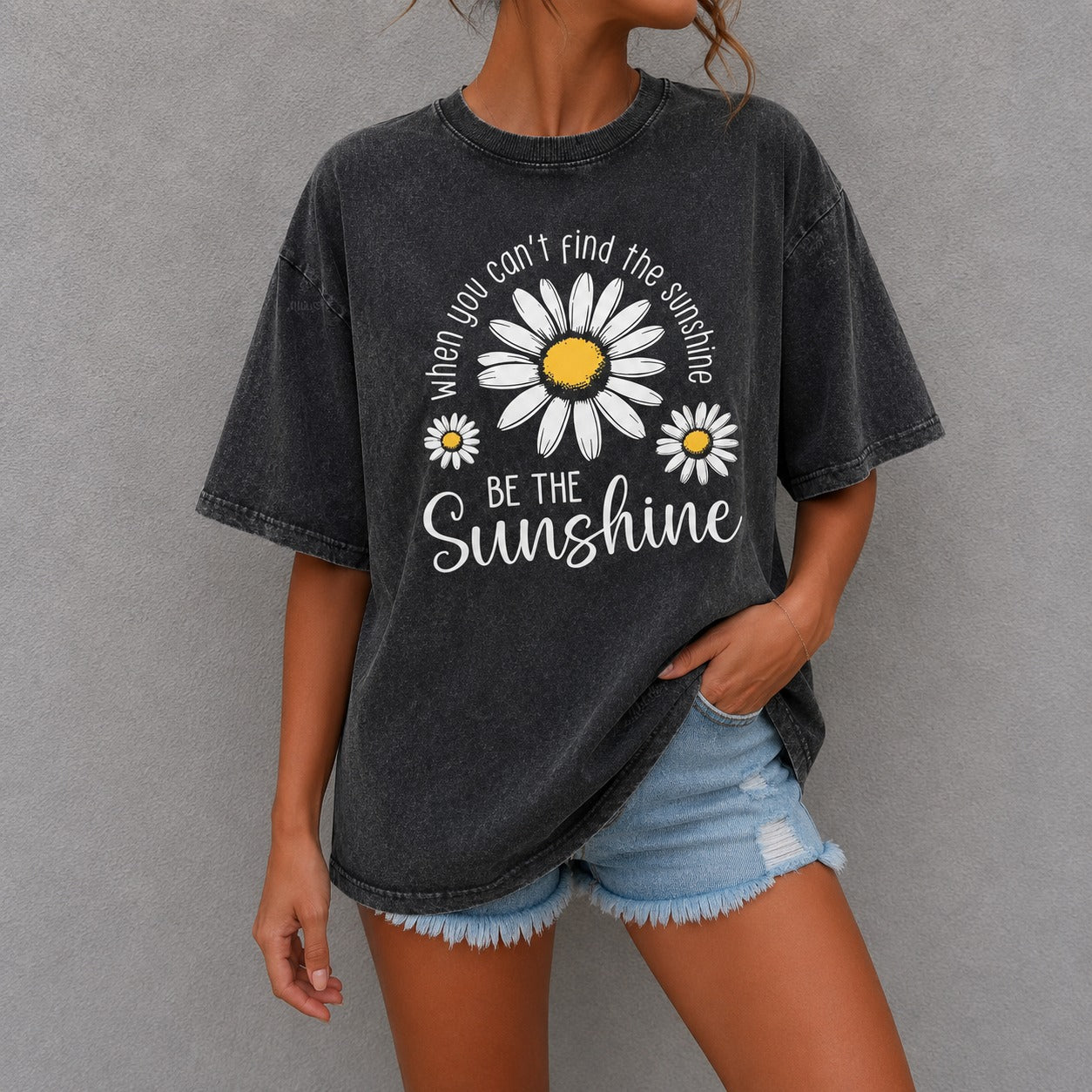 T-Shirt Katherine™ in Cotton with Daisy Graphic, Vintage Wash and Crew Neck