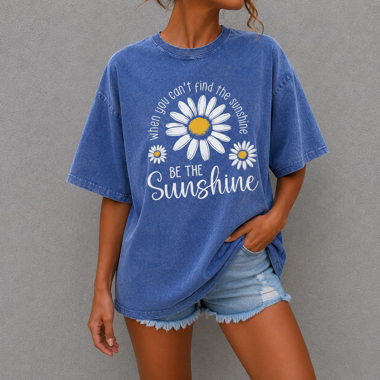 T-Shirt Katherine™ in Cotton with Daisy Graphic, Vintage Wash and Crew Neck