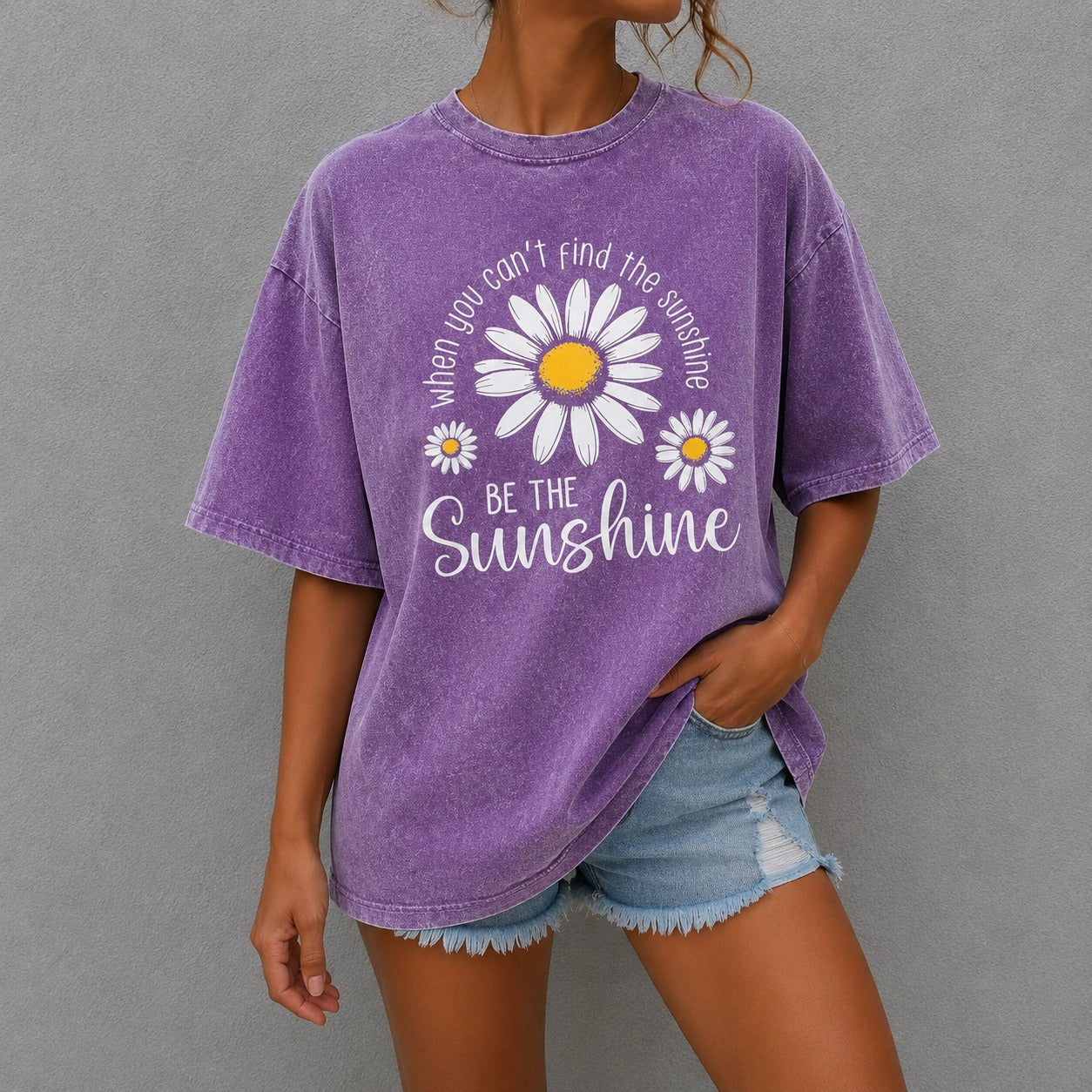 T-Shirt Katherine™ in Cotton with Daisy Graphic, Vintage Wash and Crew Neck