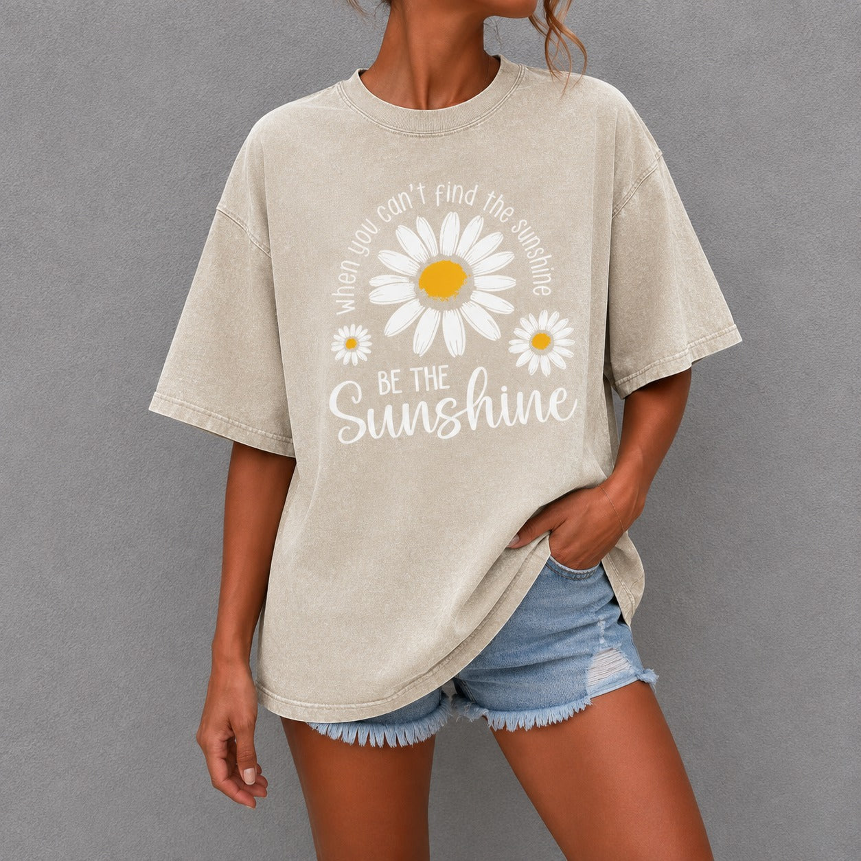 T-Shirt Katherine™ in Cotton with Daisy Graphic, Vintage Wash and Crew Neck