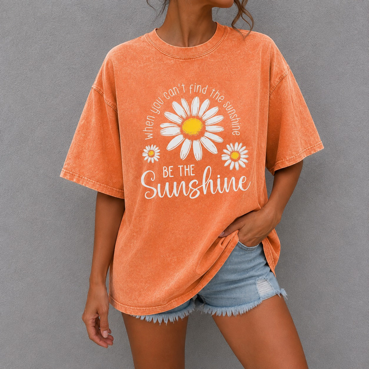 T-Shirt Katherine™ in Cotton with Daisy Graphic, Vintage Wash and Crew Neck